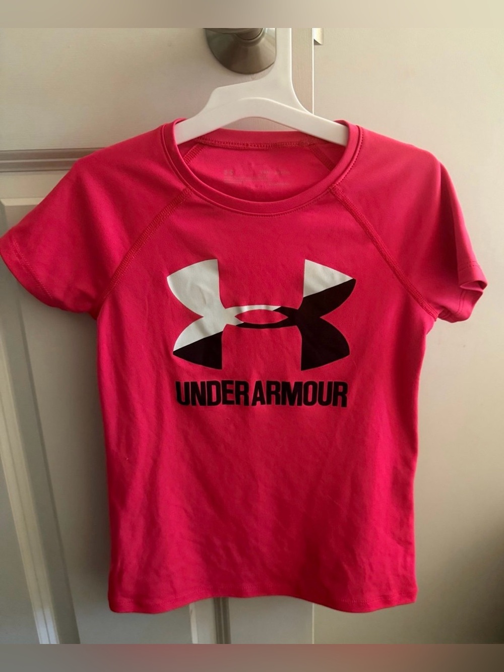 Girls under armour tshirt